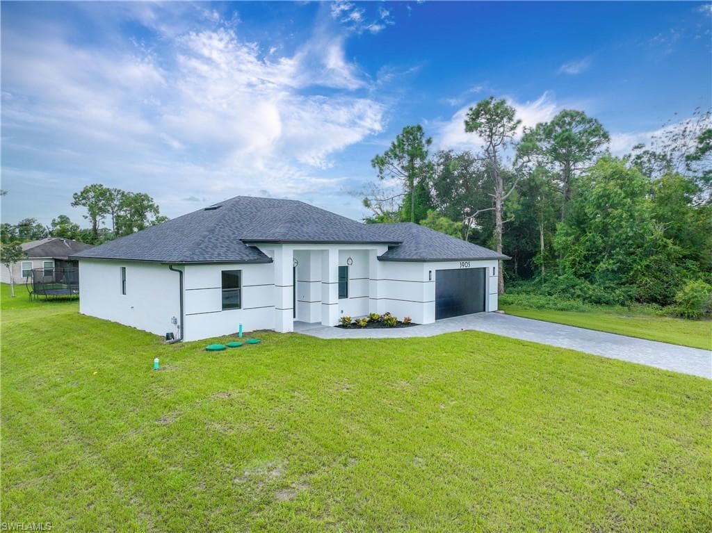 3905 Sunset Rd, Lehigh Acres, FL 33971-2