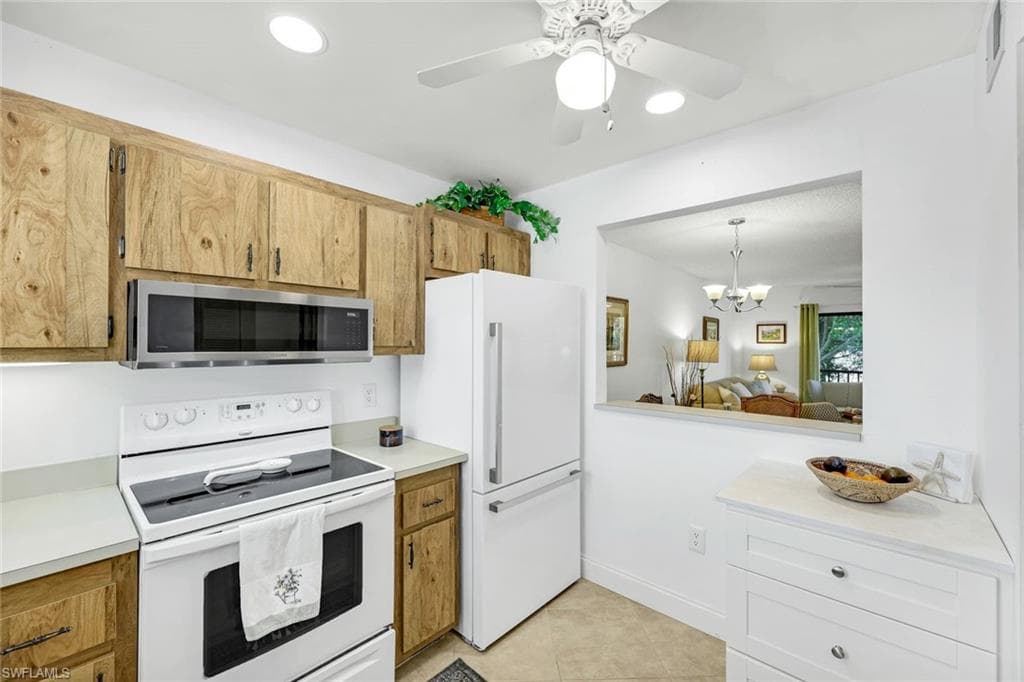 4186 27th Ct SW 204, Naples, FL 34116-8