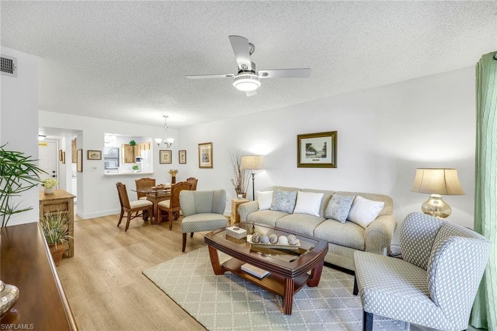 4186 27th Ct SW 204, Naples, FL 34116-1