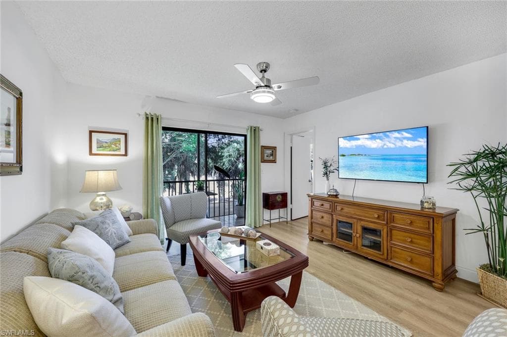 4186 27th Ct SW 204, Naples, FL 34116-3