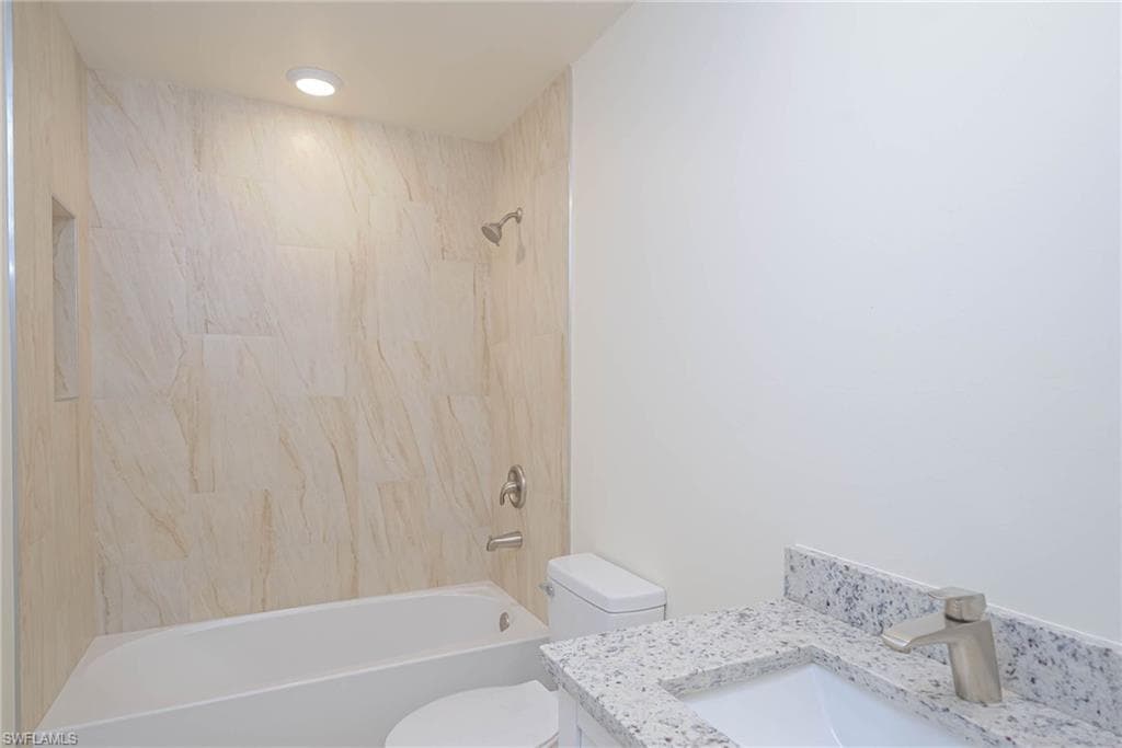 2120 French St, Fort Myers, FL 33916-7