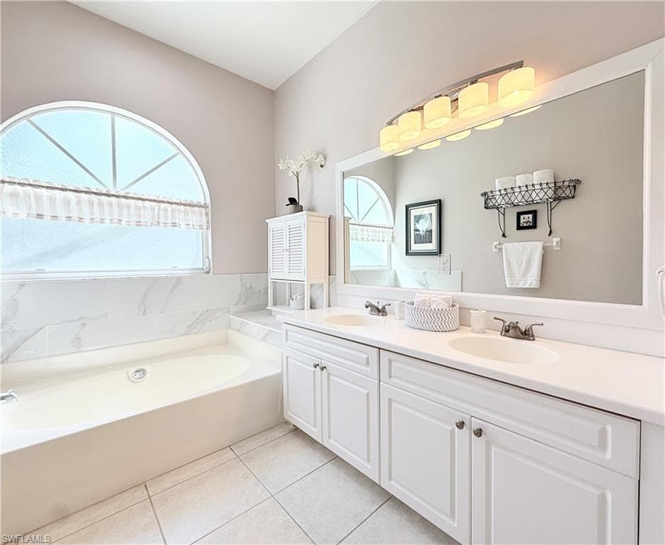 8744 Naples Heritage Dr E28, Naples, FL 34112-17