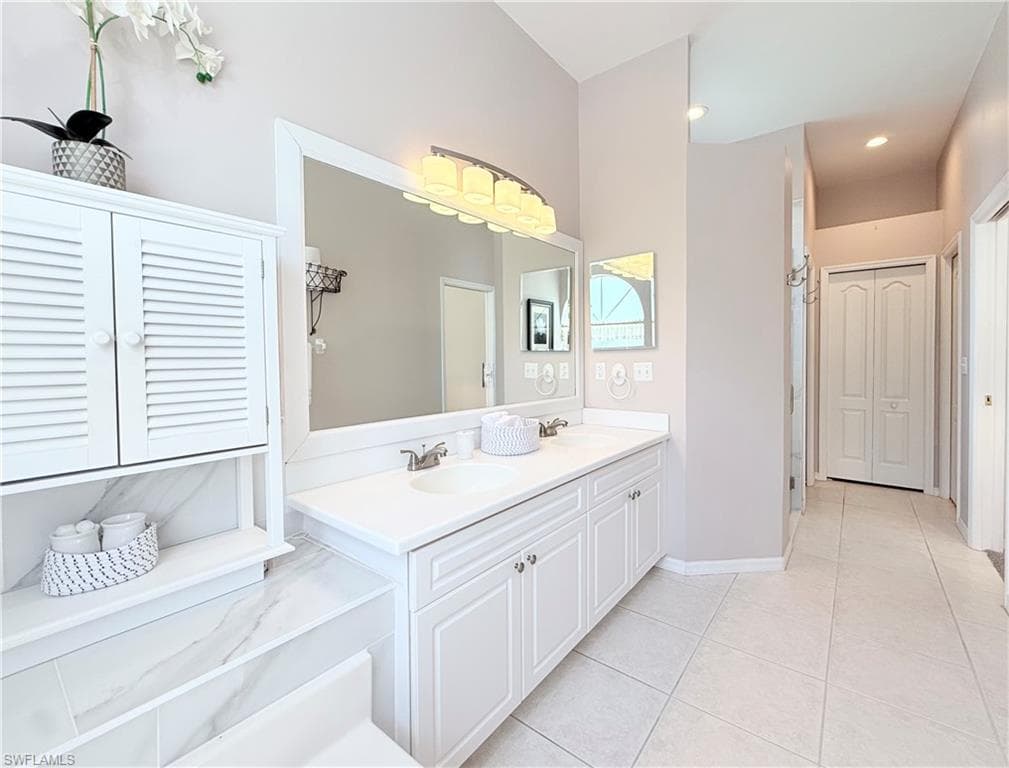 8744 Naples Heritage Dr E28, Naples, FL 34112-18