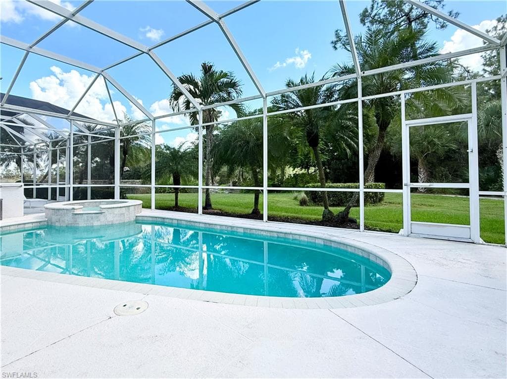 8744 Naples Heritage Dr E28, Naples, FL 34112-26