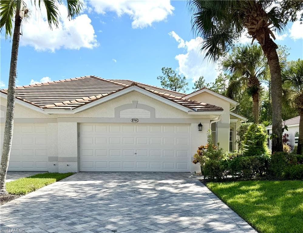 8744 Naples Heritage Dr E28, Naples, FL 34112-1