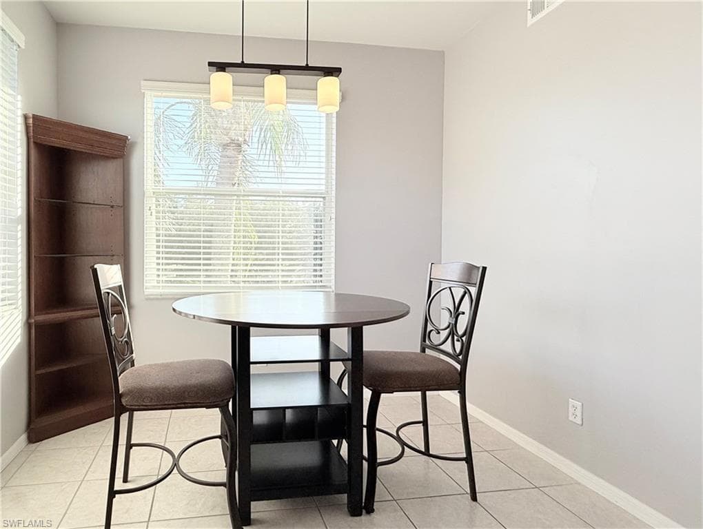 8555 Naples Heritage Dr 238, Naples, FL 34112-4