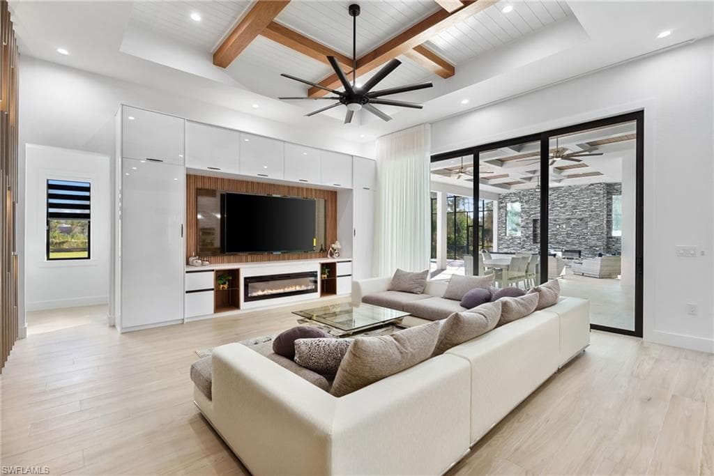 7040 Sable Ridge Ln, Naples, FL 34109-9