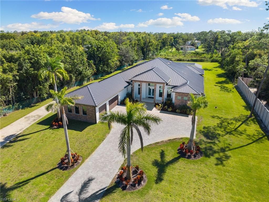 7040 Sable Ridge Ln, Naples, FL 34109-2