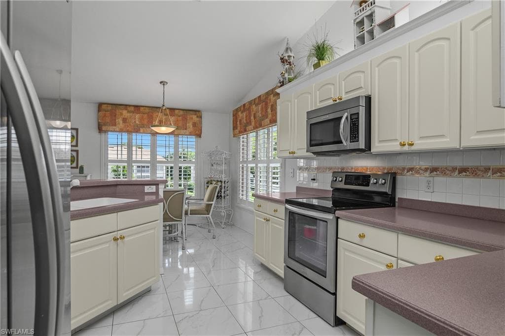 5643 Sandlewood Ct 2004, Naples, FL 34110-15