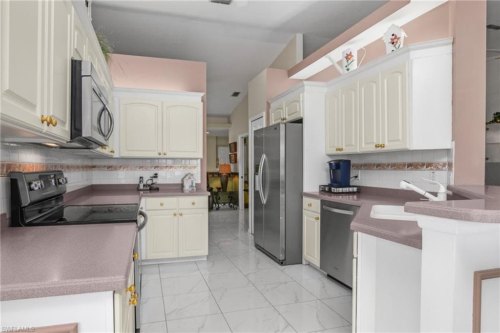 5643 Sandlewood Ct 2004, Naples, FL 34110-16