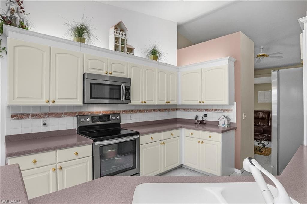 5643 Sandlewood Ct 2004, Naples, FL 34110-18