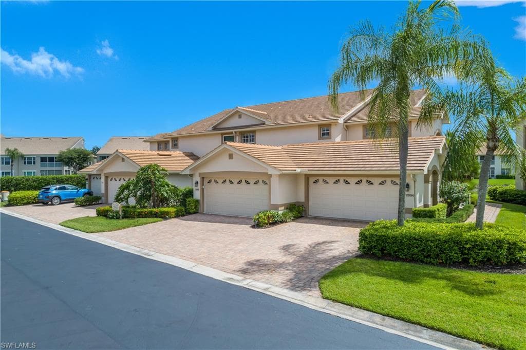 5643 Sandlewood Ct 2004, Naples, FL 34110-1