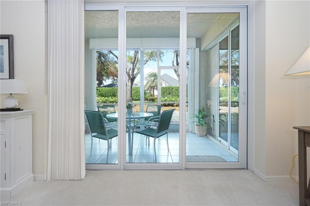 853 Tanbark Dr 105, Naples, FL 34108-8