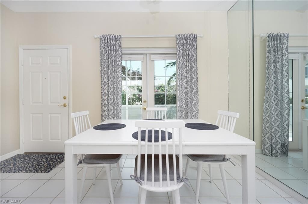 853 Tanbark Dr 105, Naples, FL 34108-16