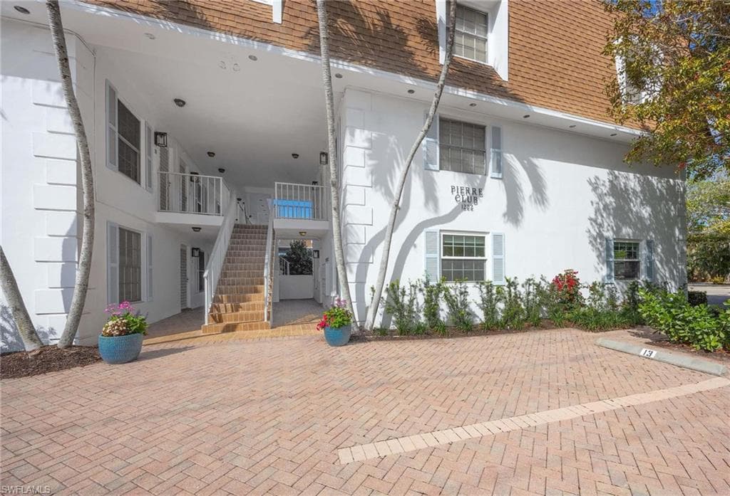 1222 Gordon Dr 15, Naples, FL 34102-20