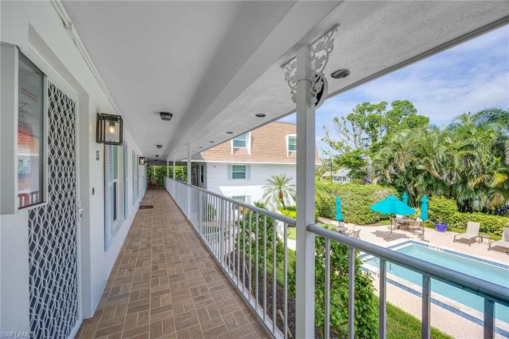 1222 Gordon Dr 15, Naples, FL 34102-21