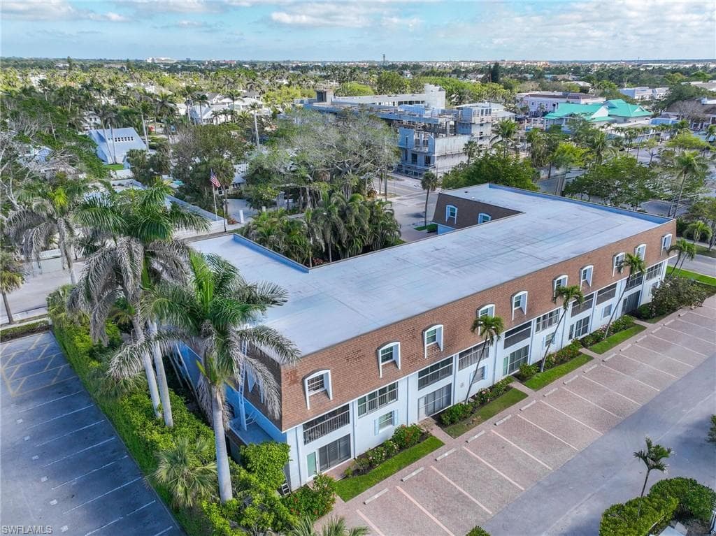 1222 Gordon Dr 15, Naples, FL 34102-23