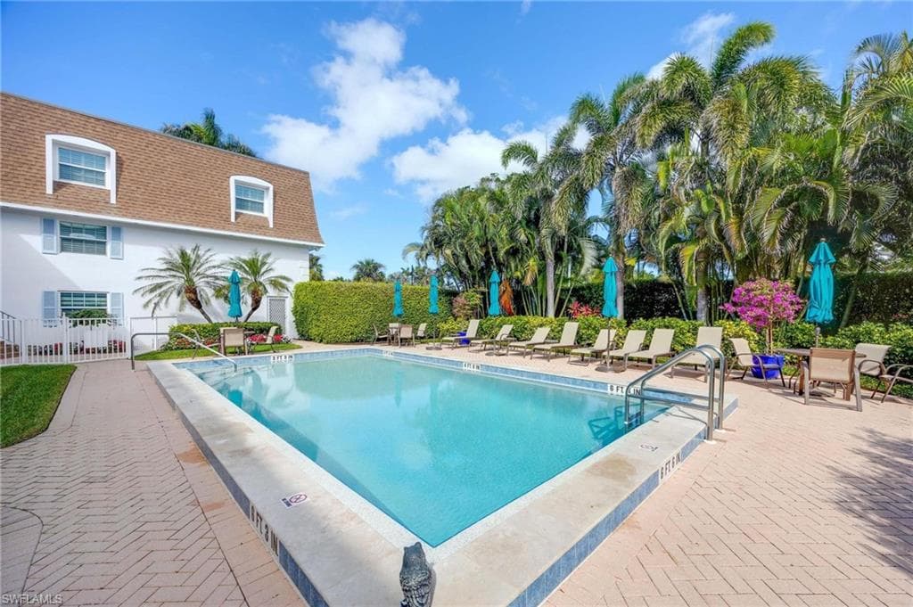 1222 Gordon Dr 15, Naples, FL 34102-28