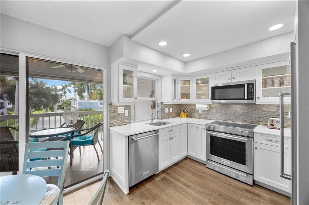 1222 Gordon Dr 15, Naples, FL 34102-6