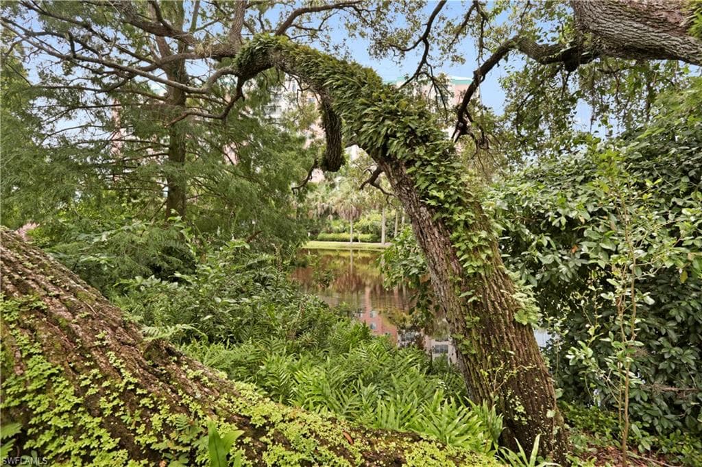 5895 Chanteclair Dr 126, Naples, FL 34108-18