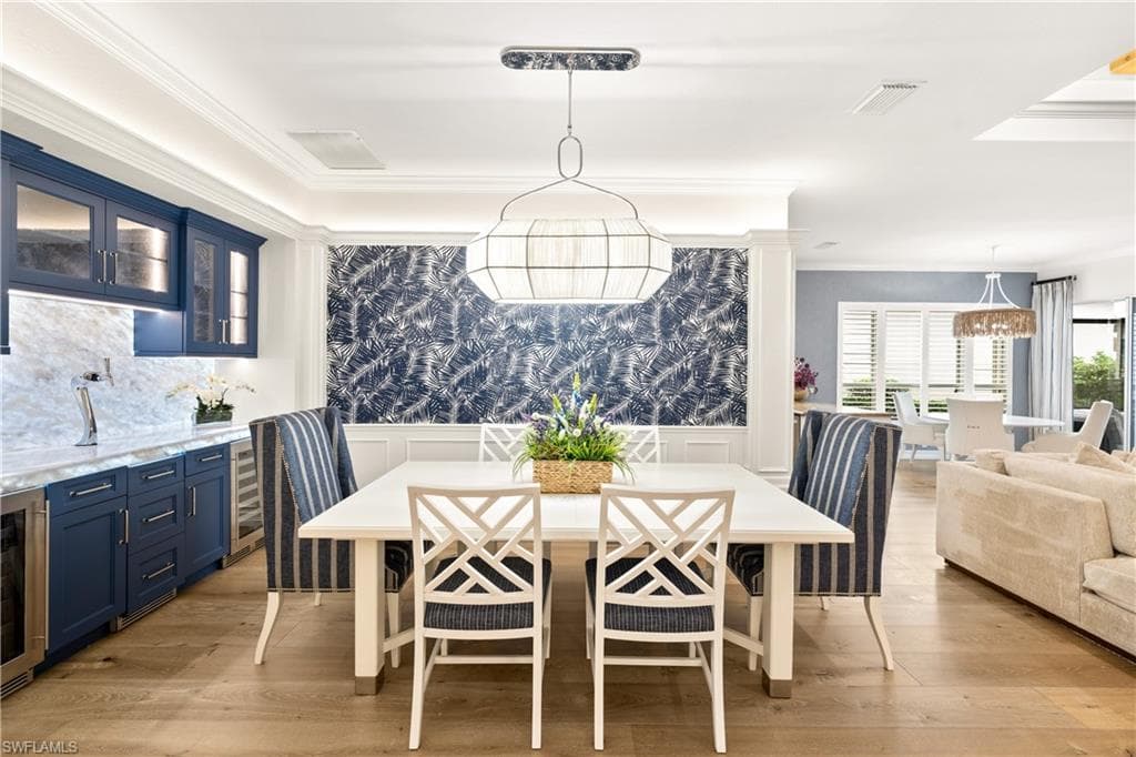 6064 Fairway Ct, Naples, FL 34110-8