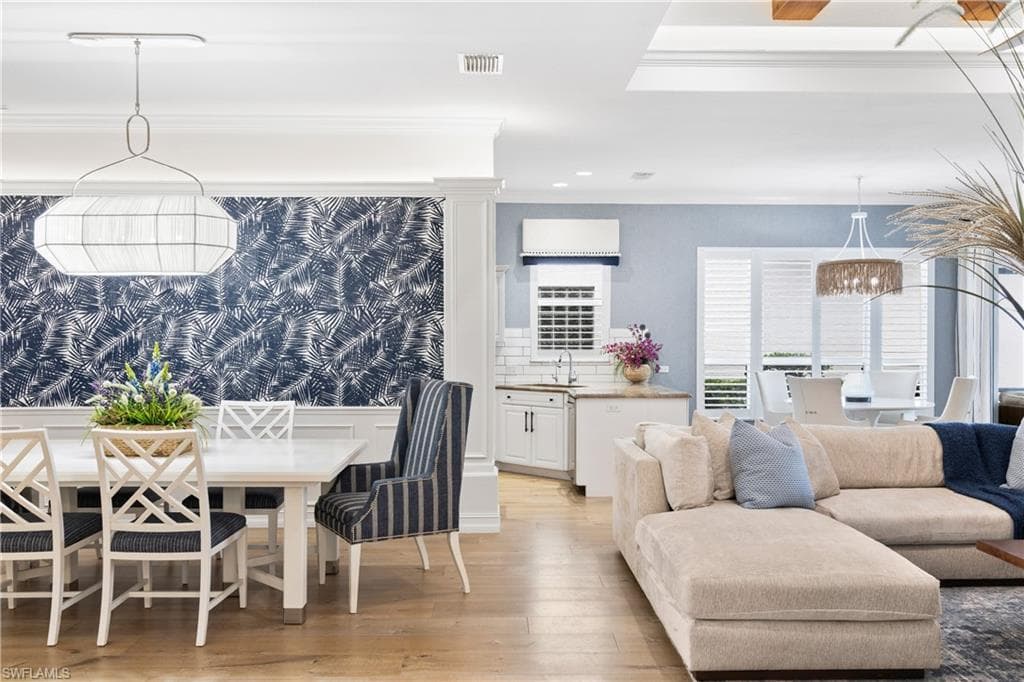 6064 Fairway Ct, Naples, FL 34110-10