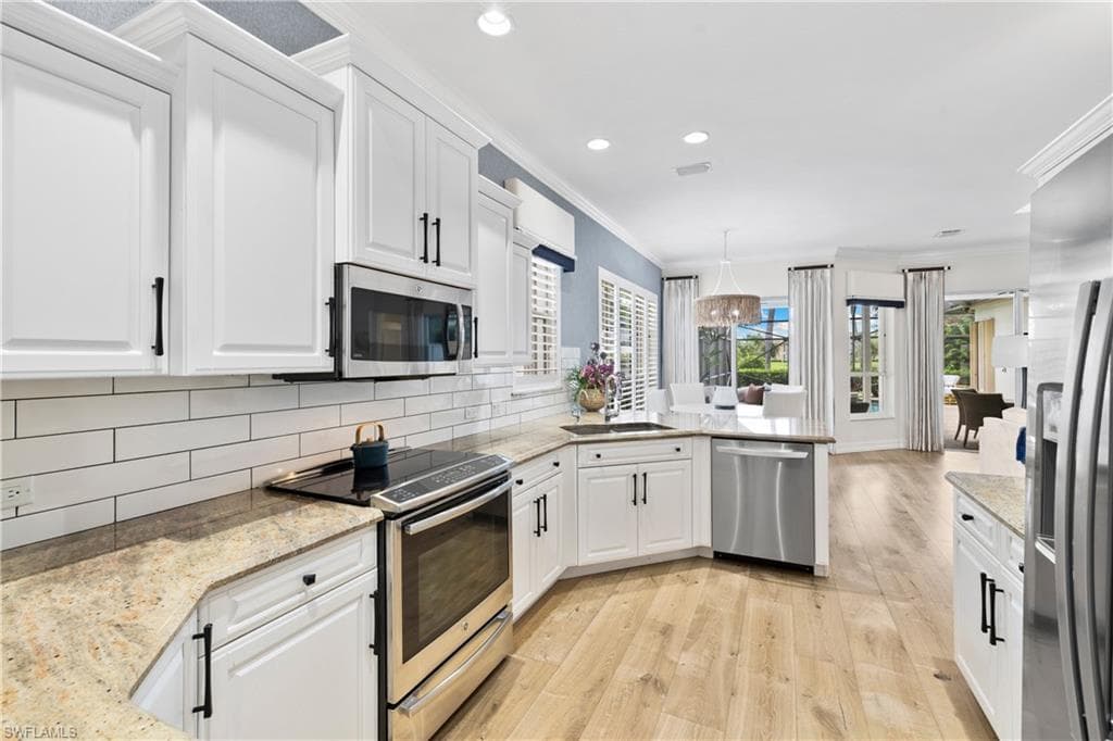 6064 Fairway Ct, Naples, FL 34110-11