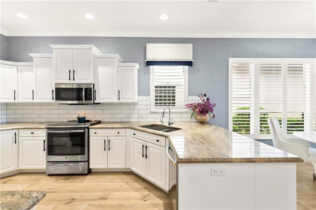 6064 Fairway Ct, Naples, FL 34110-13