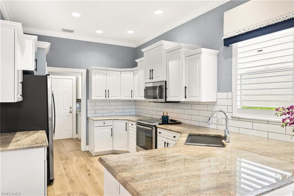 6064 Fairway Ct, Naples, FL 34110-14