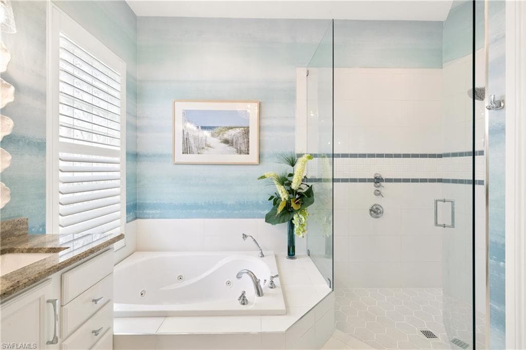 6064 Fairway Ct, Naples, FL 34110-28