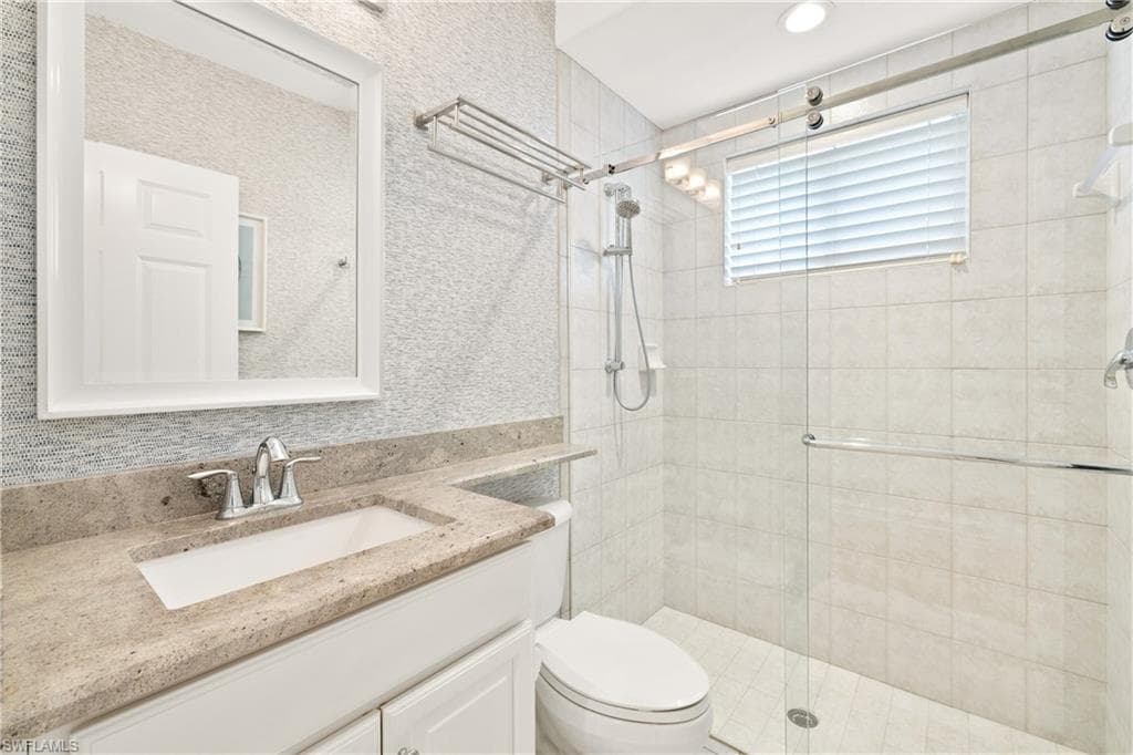 6064 Fairway Ct, Naples, FL 34110-34