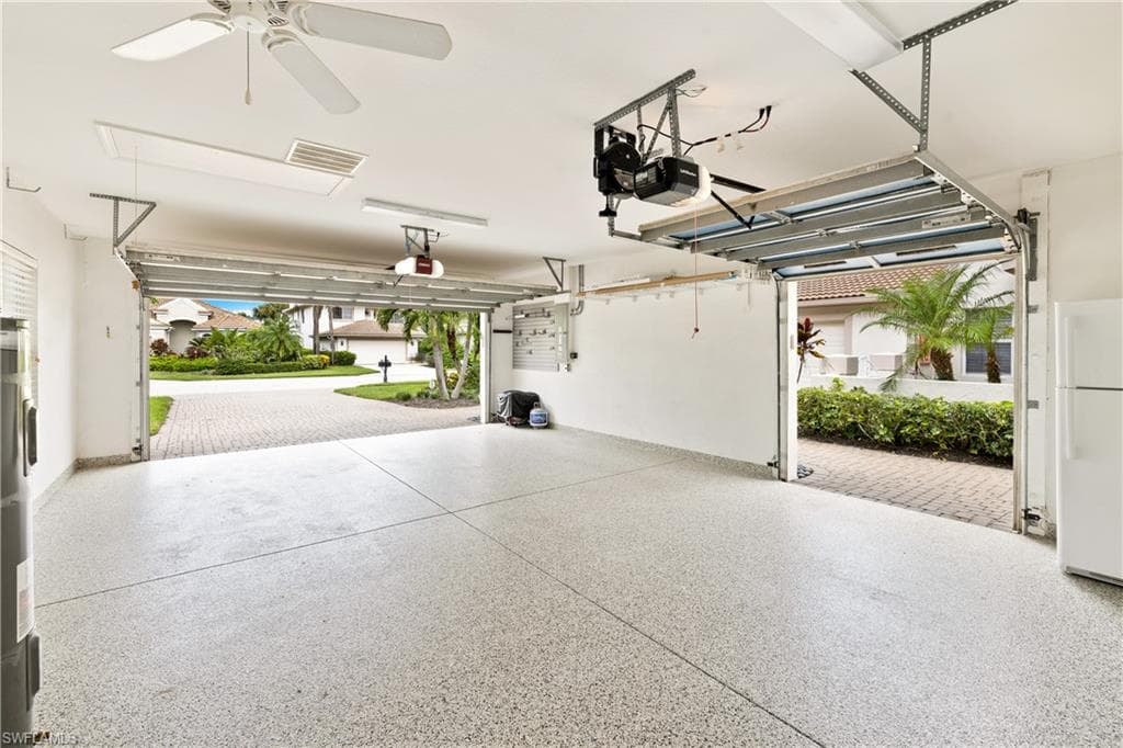 6064 Fairway Ct, Naples, FL 34110-37