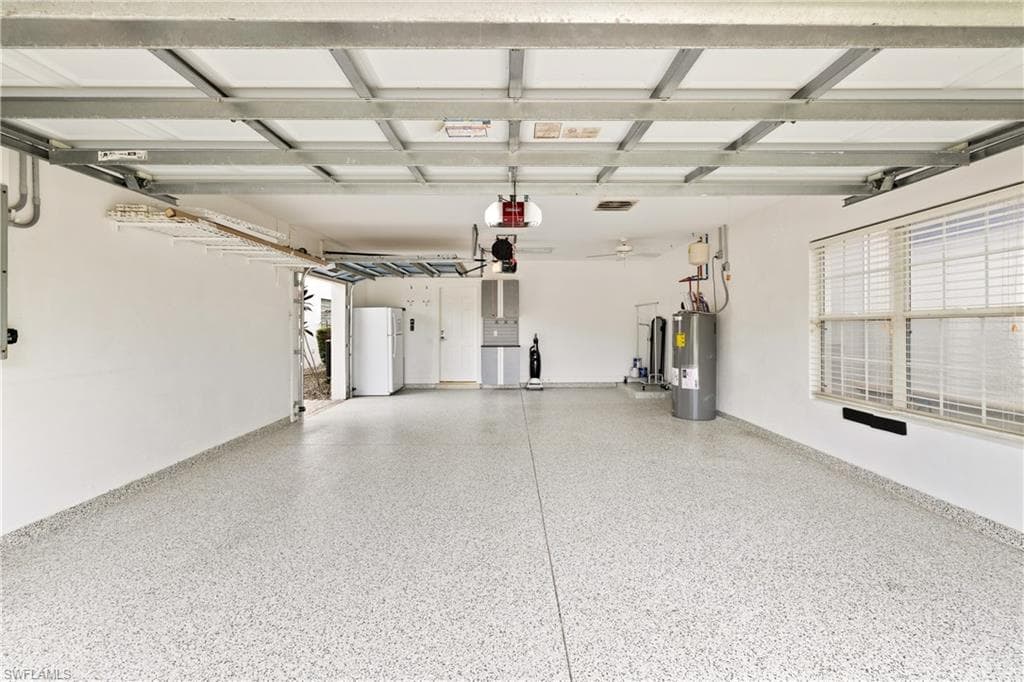 6064 Fairway Ct, Naples, FL 34110-38