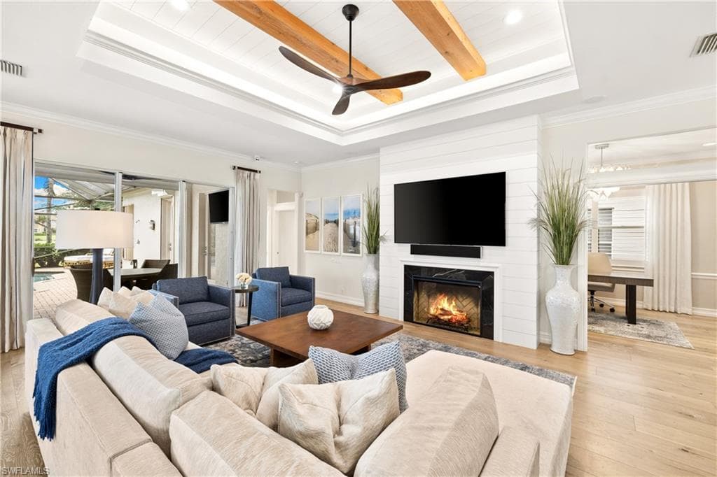 6064 Fairway Ct, Naples, FL 34110-4