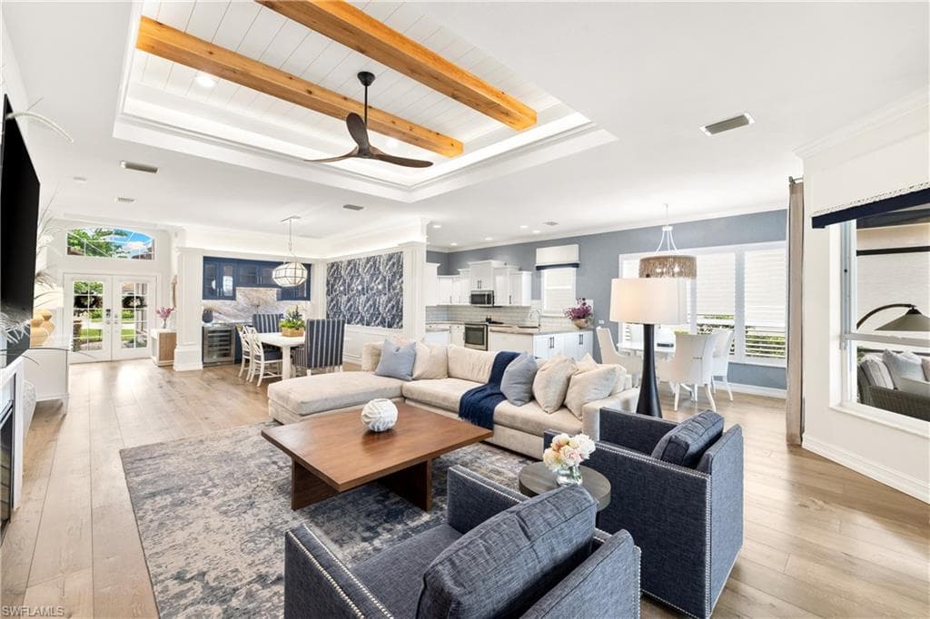 6064 Fairway Ct, Naples, FL 34110-6