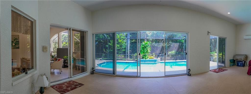 2136 Harlans Run, Naples, FL 34105-13