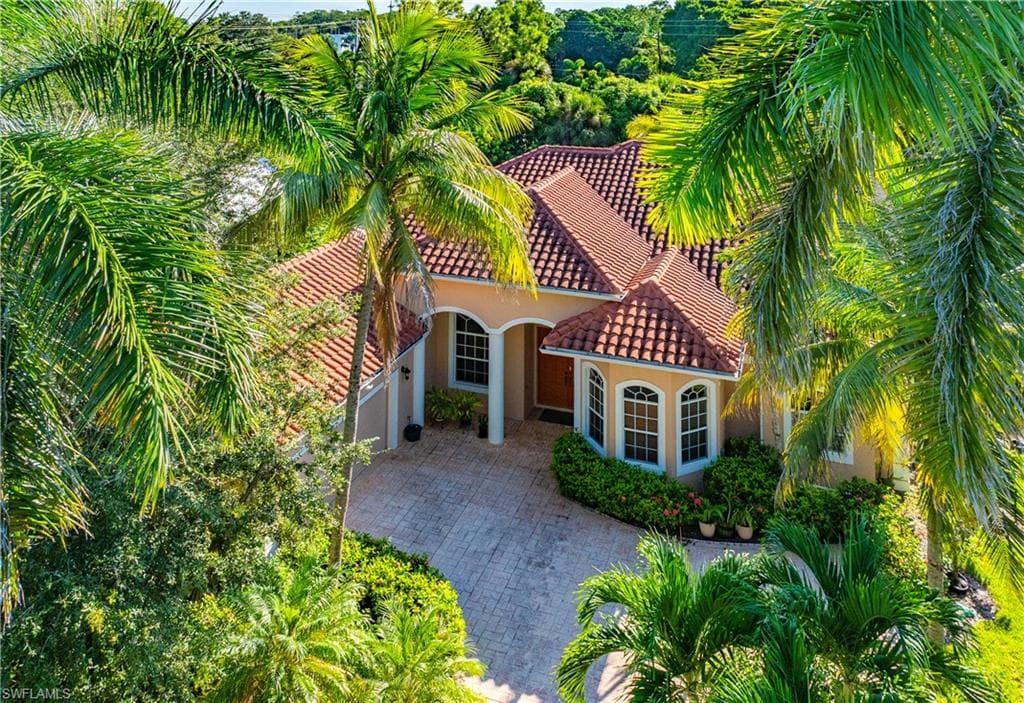 2136 Harlans Run, Naples, FL 34105-1