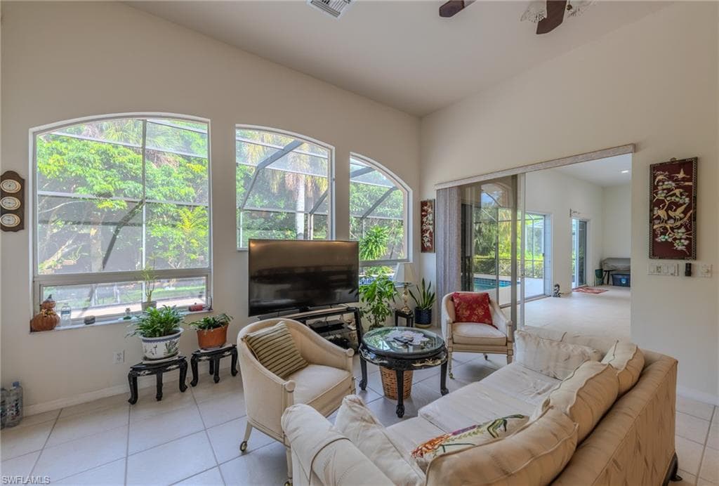 2136 Harlans Run, Naples, FL 34105-5