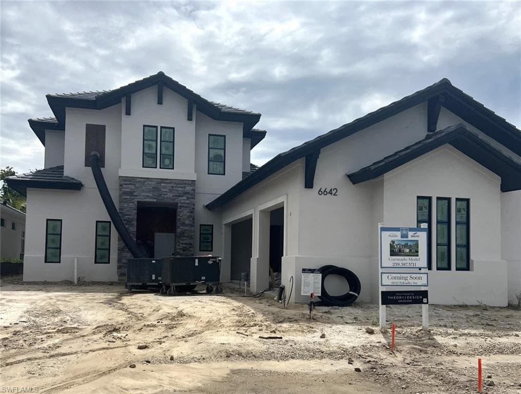 6642 Palisades Ave, Naples, FL 34109-1