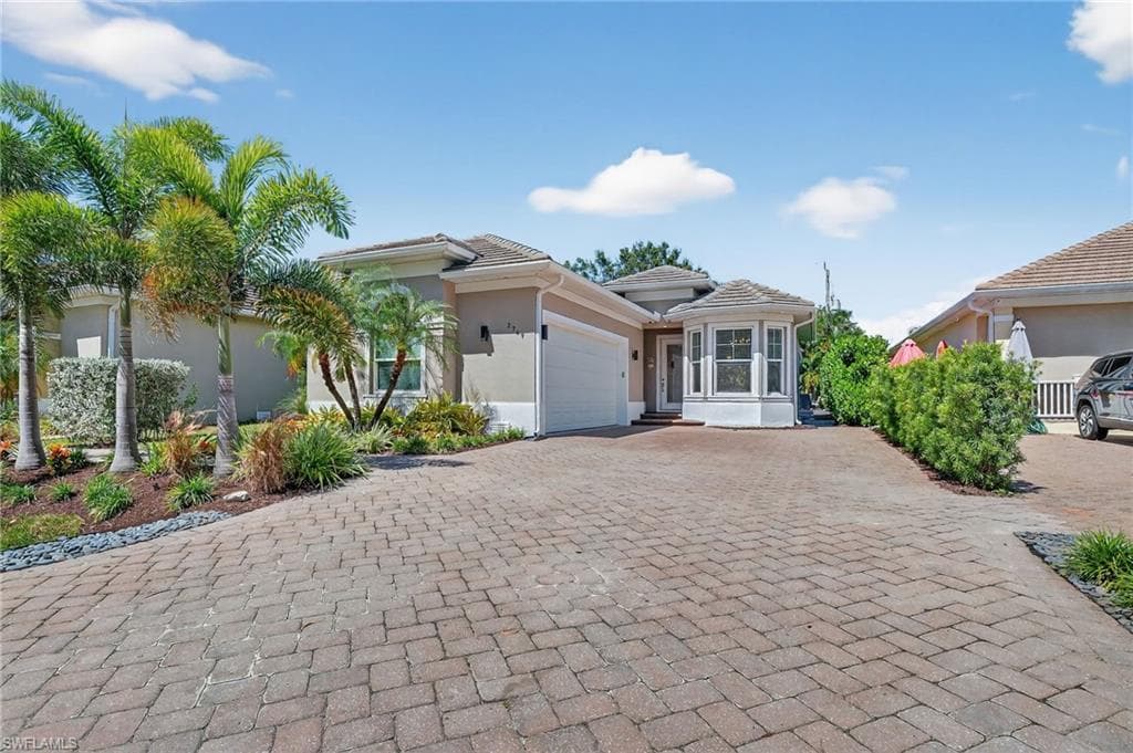 2769 Linda Dr, Naples, FL 34112-39