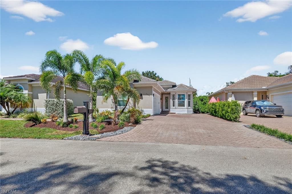 2769 Linda Dr, Naples, FL 34112-40