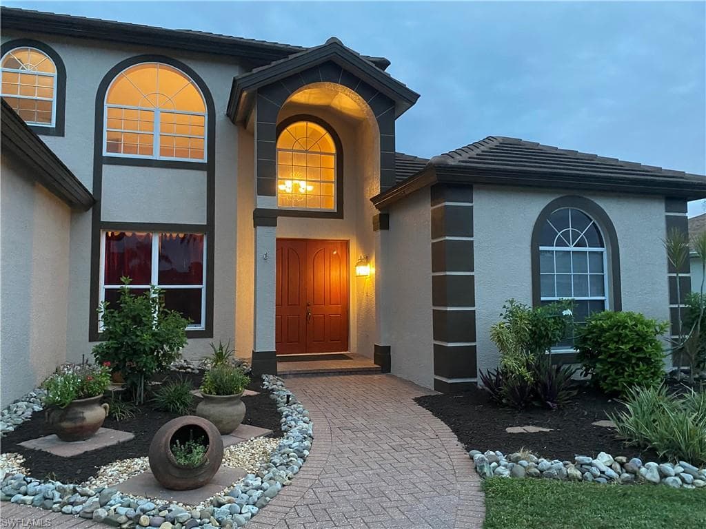 9937 Ortega Ln, Bonita Springs, FL 34135-1