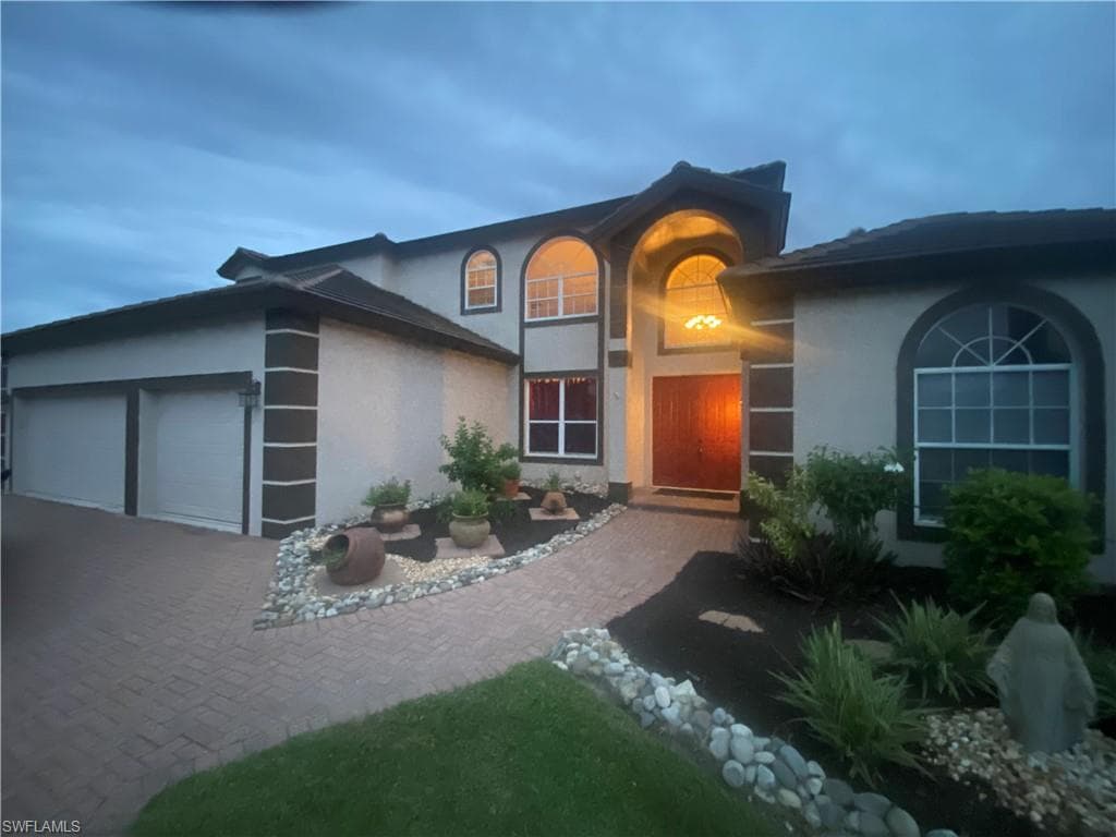 9937 Ortega Ln, Bonita Springs, FL 34135-3