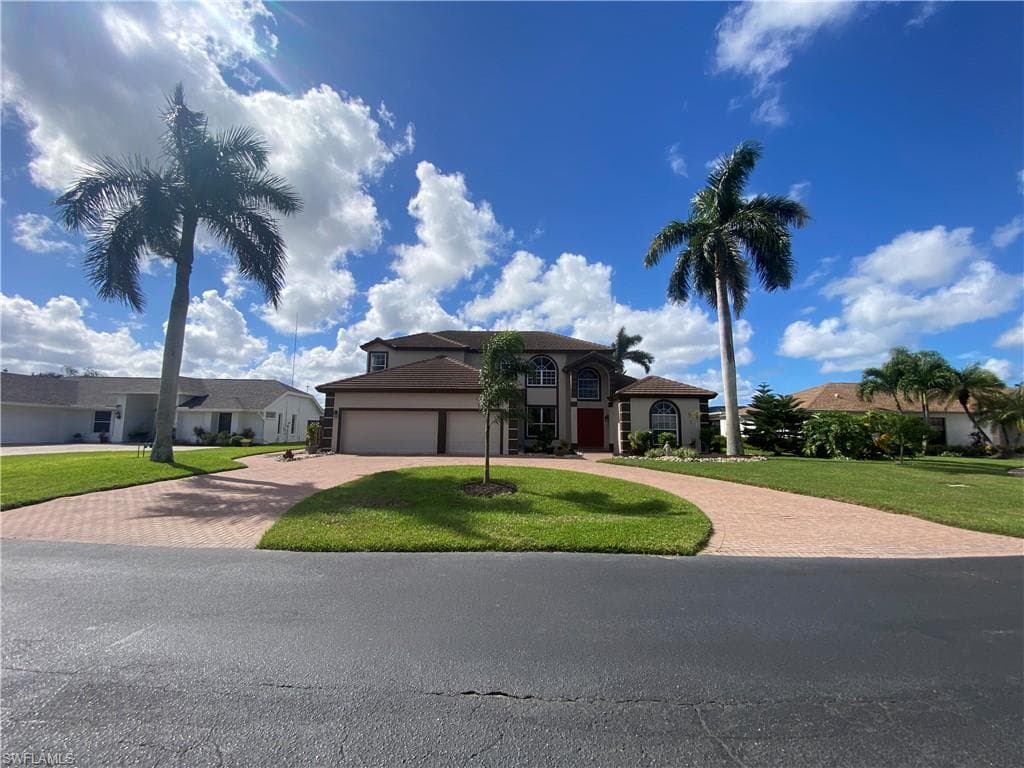 9937 Ortega Ln, Bonita Springs, FL 34135-4