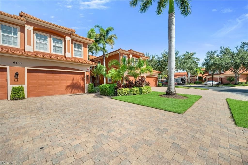 6433 Legacy Cir 1301, Naples, FL 34113-34