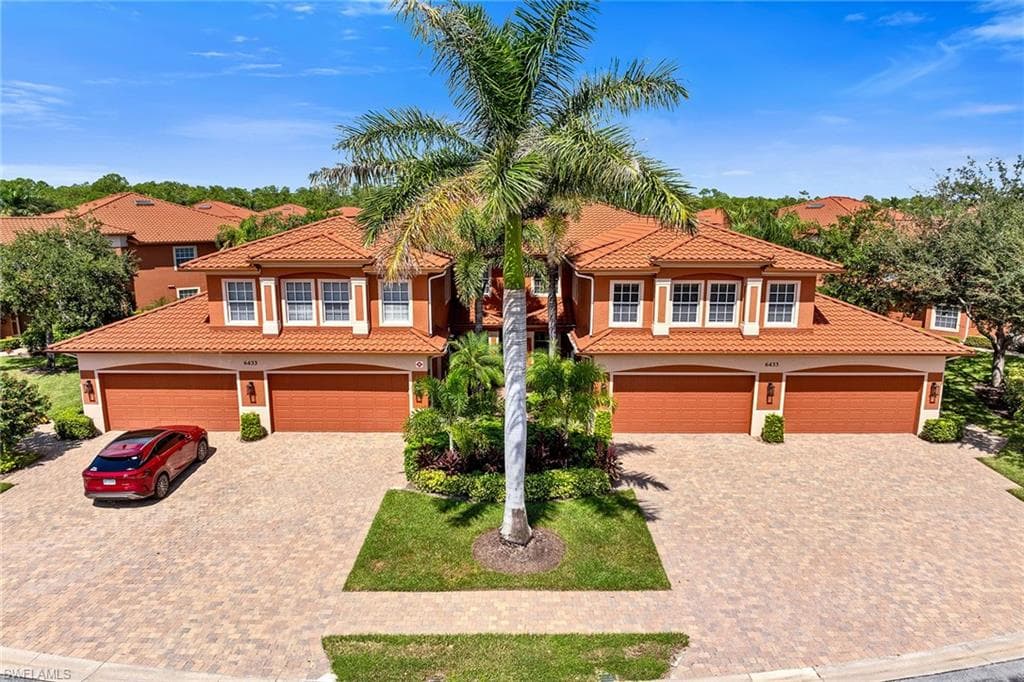 6433 Legacy Cir 1301, Naples, FL 34113-35