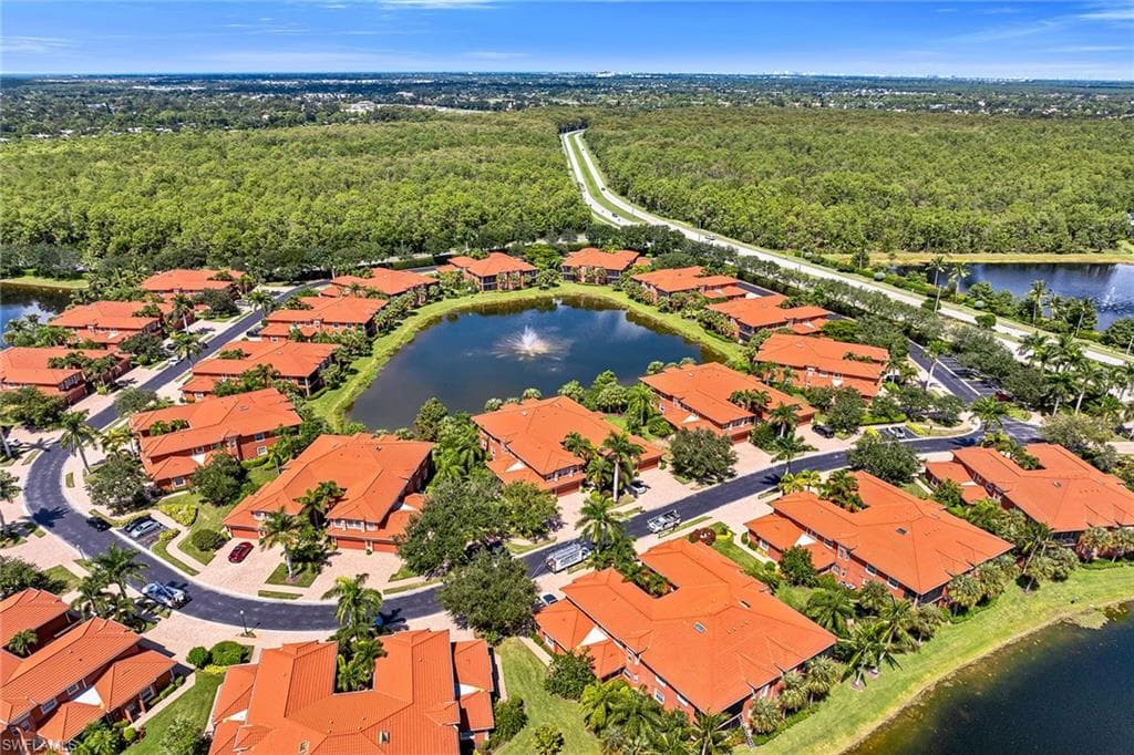 6433 Legacy Cir 1301, Naples, FL 34113-38