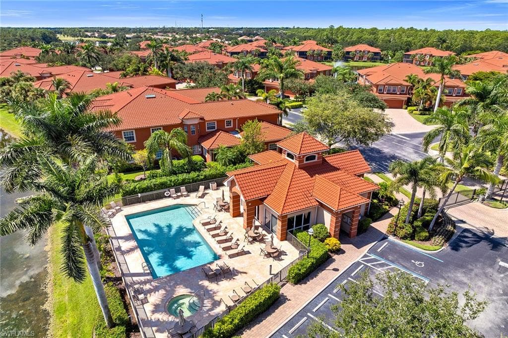 6433 Legacy Cir 1301, Naples, FL 34113-39