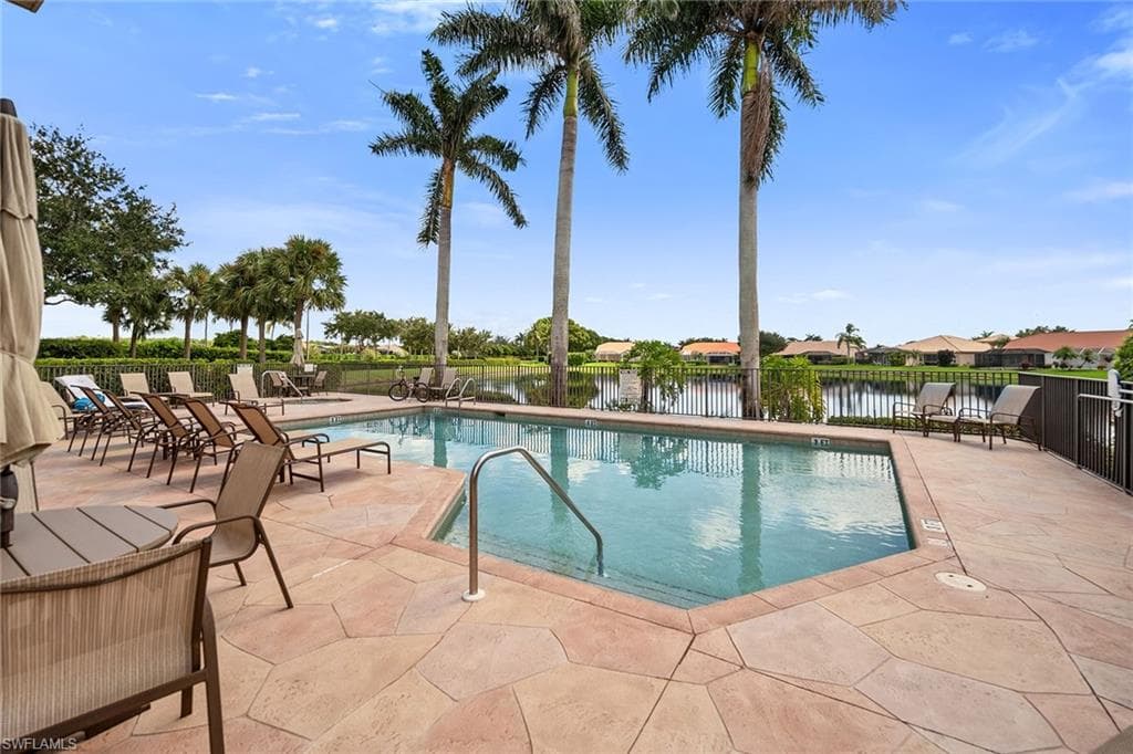 6433 Legacy Cir 1301, Naples, FL 34113-43