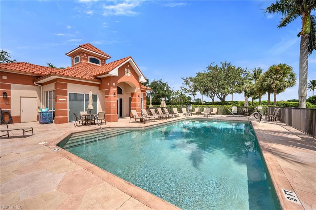 6433 Legacy Cir 1301, Naples, FL 34113-44